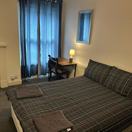 דירות Luton Town House Near Airport מראה חיצוני תמונה