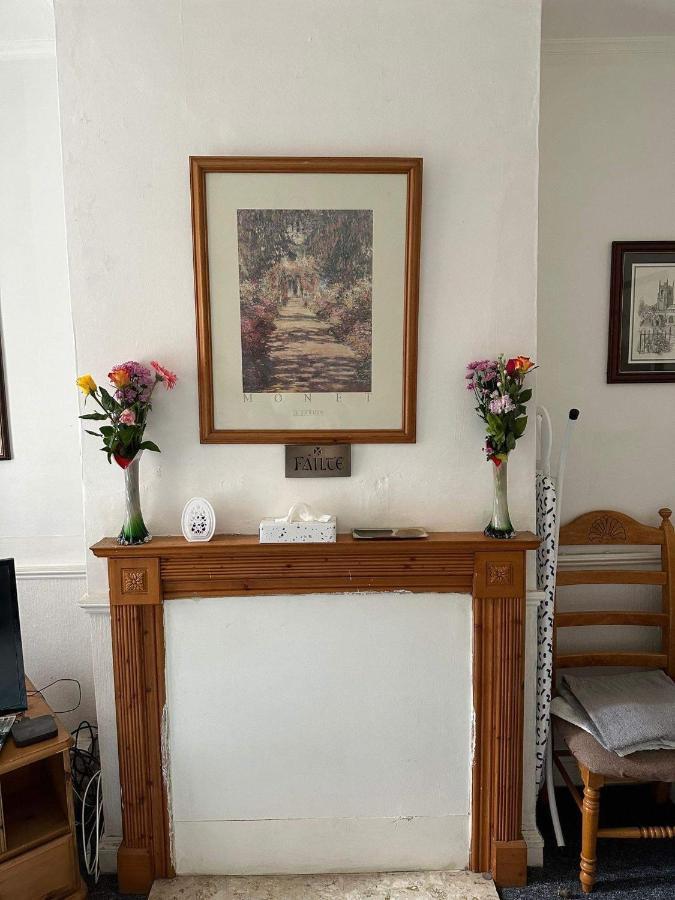 דירות Luton Town House Near Airport מראה חיצוני תמונה