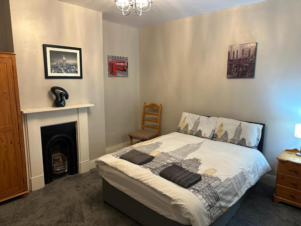 דירות Luton Town House Near Airport מראה חיצוני תמונה