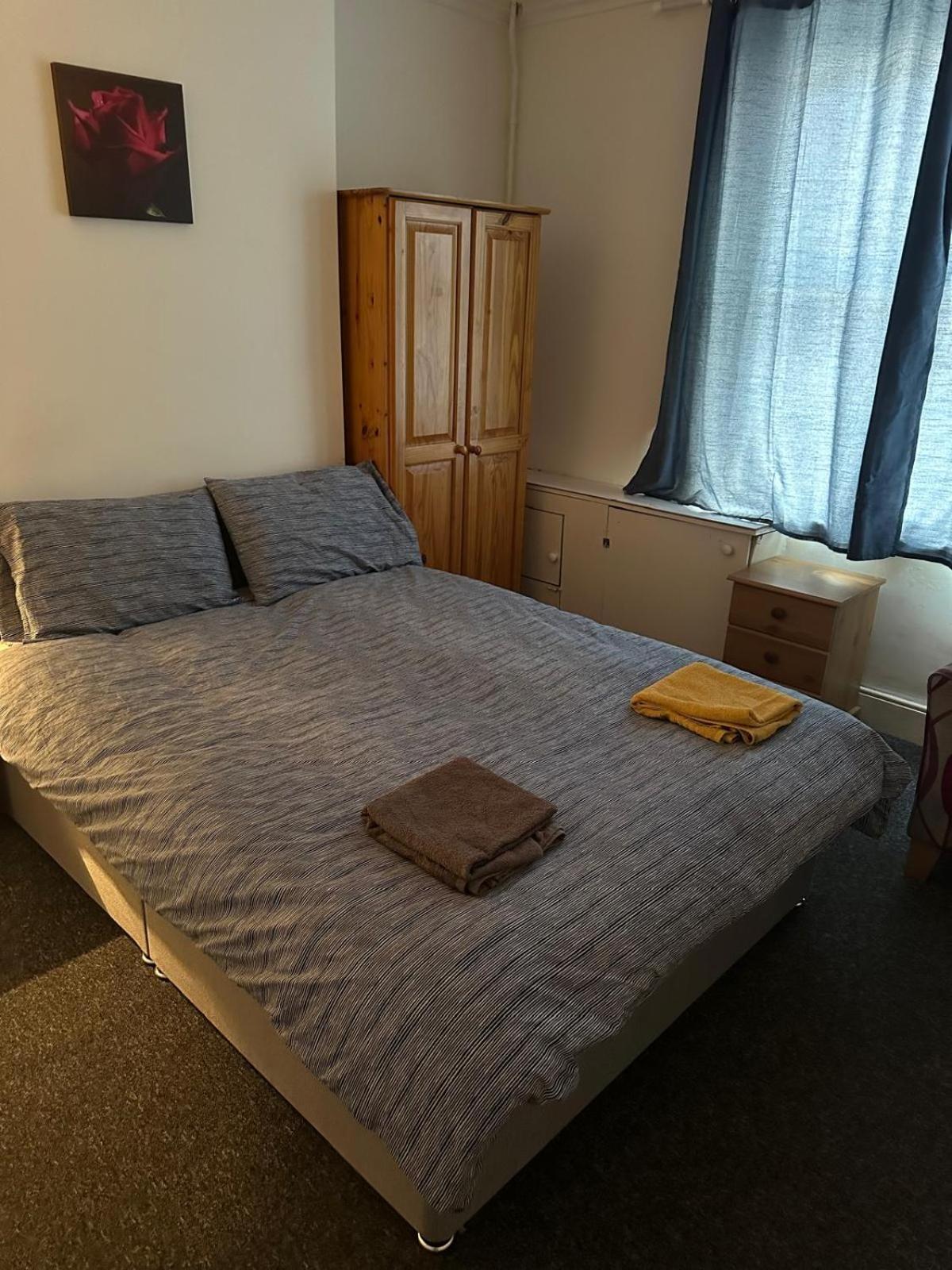דירות Luton Town House Near Airport מראה חיצוני תמונה