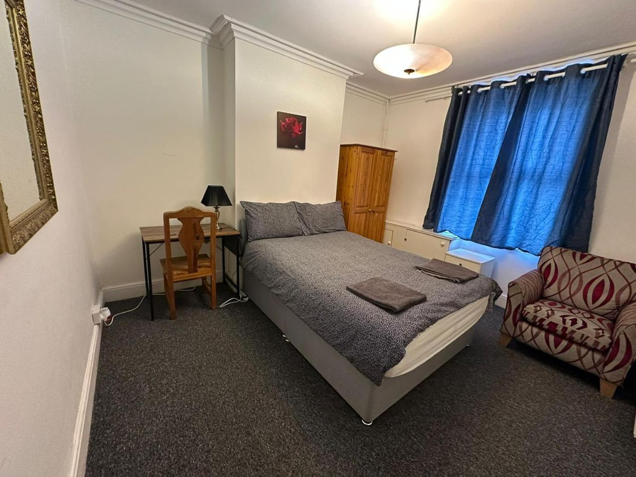 דירות Luton Town House Near Airport מראה חיצוני תמונה