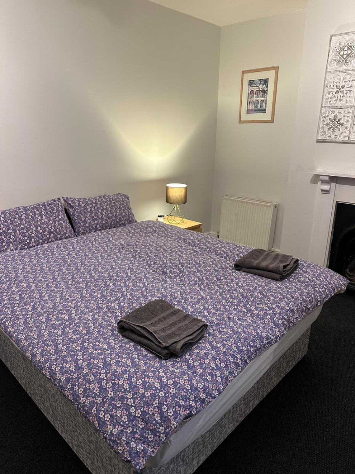 דירות Luton Town House Near Airport מראה חיצוני תמונה